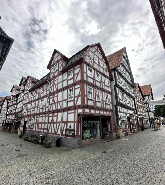 Hausansicht geschnitten